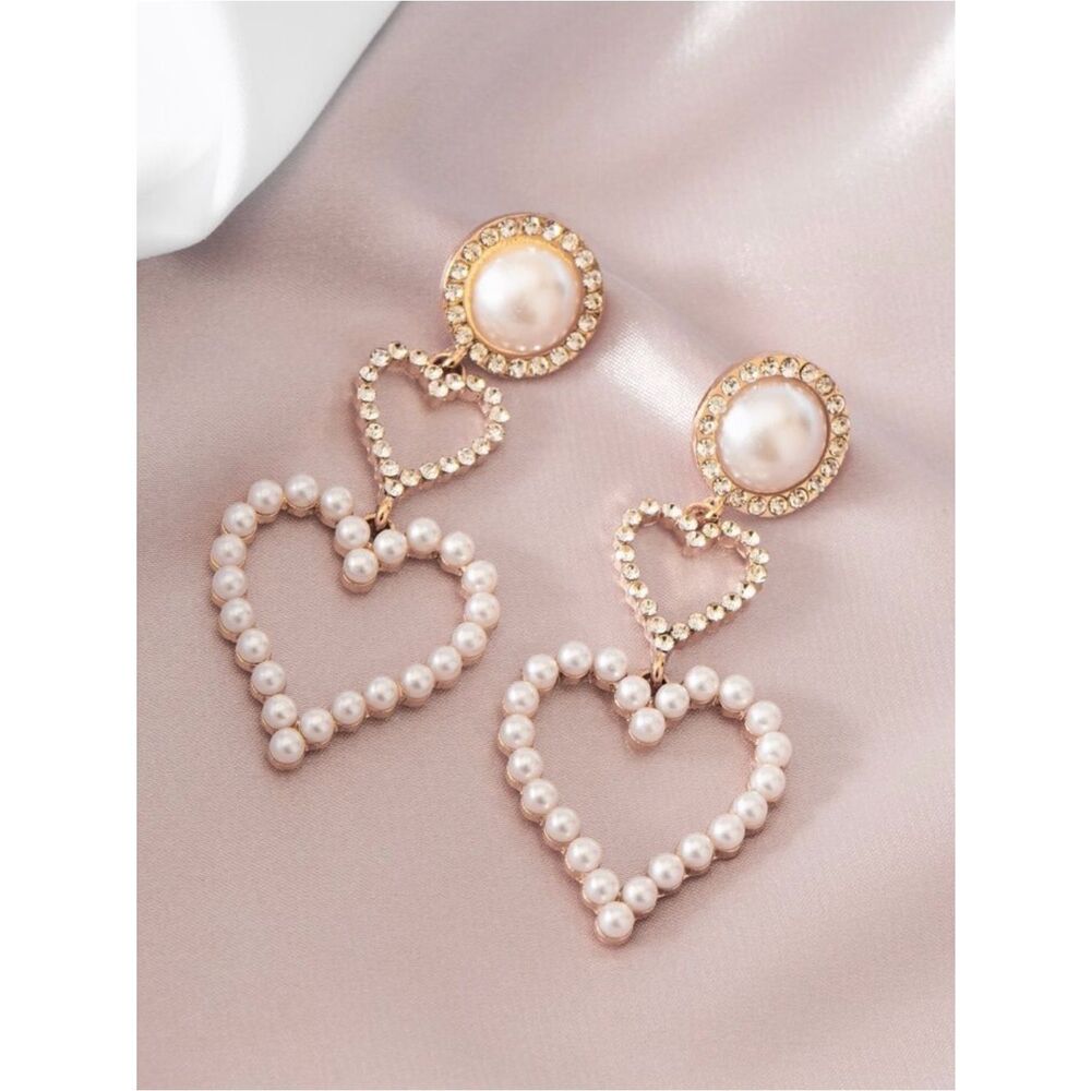 Elegant Pearl Heart Earrings M354